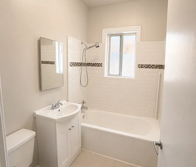 250 S Kenmore Ave #203 — Photo 5