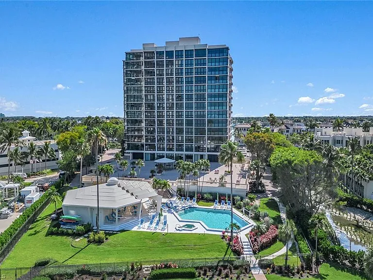 4031 Gulf Shore Blvd N #3B — Photo 21