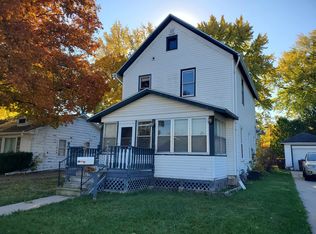 803 E Illinois St, Freeport, IL 61032