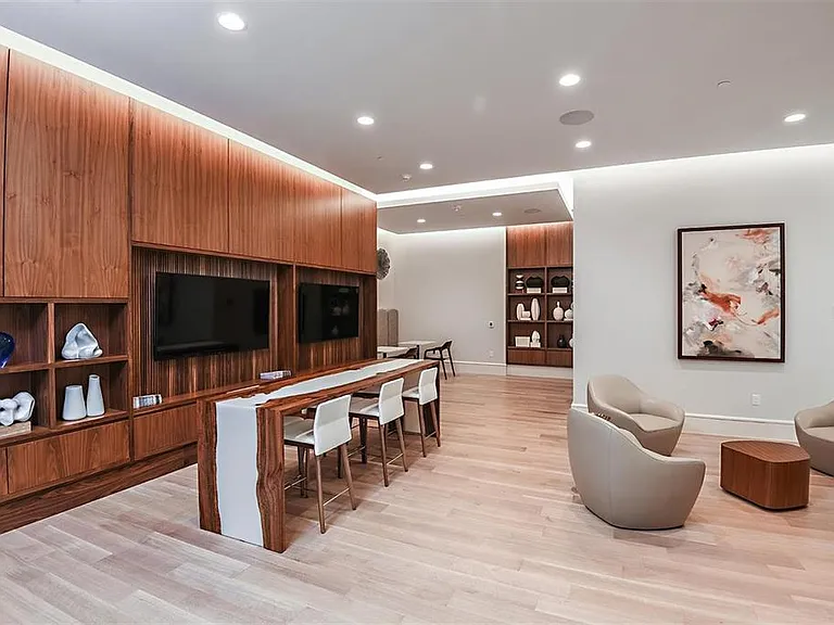 301 Quay Cmns #1011 — Photo 38