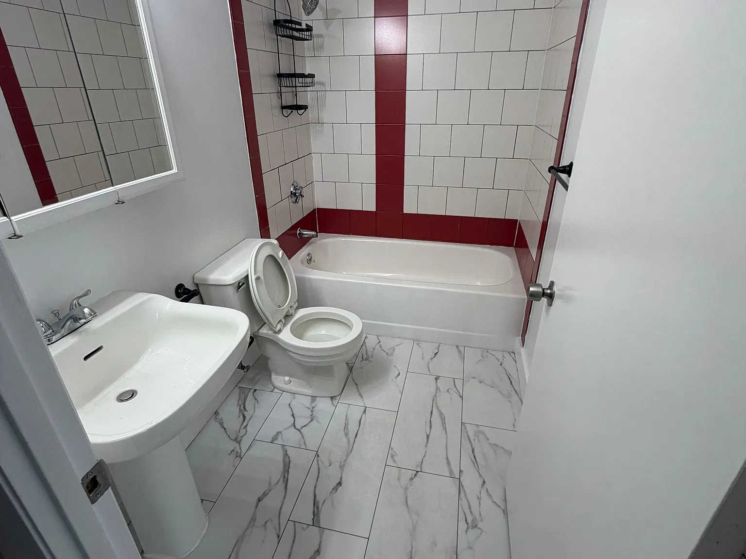 1 bed, 1.0 bath, $2,200 — Photo 3