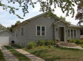 1111 Bellevue Ave, Elgin, IL 60120