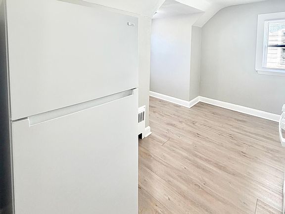 2nd image of 383 Newhall St #2B
