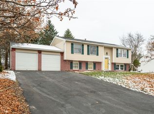 48 Crystal Valley Overlook, Rochester, NY 14623
