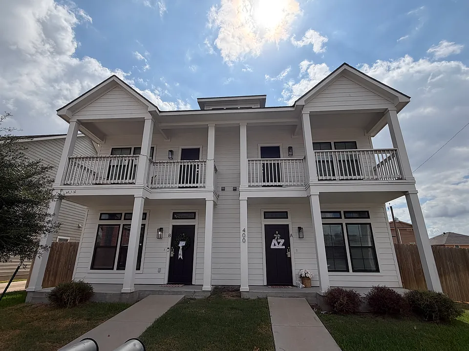 400 Live Oak St