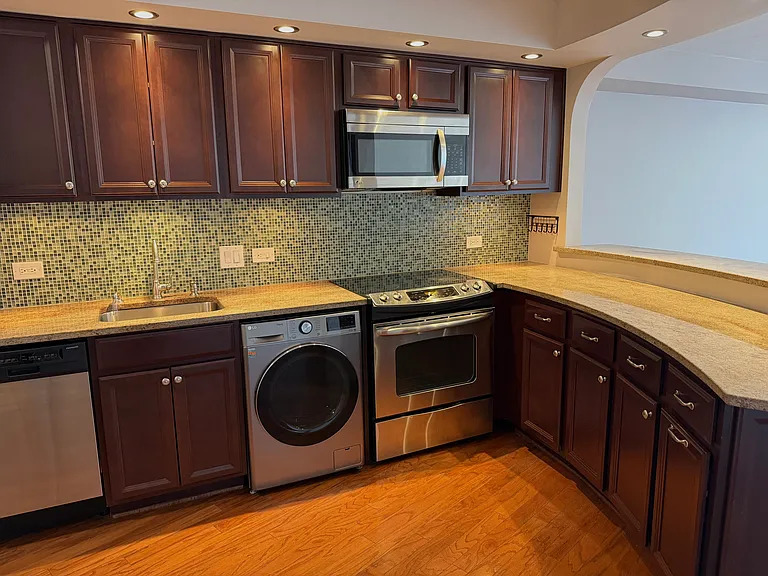 300 N State St #3230 — Photo 2