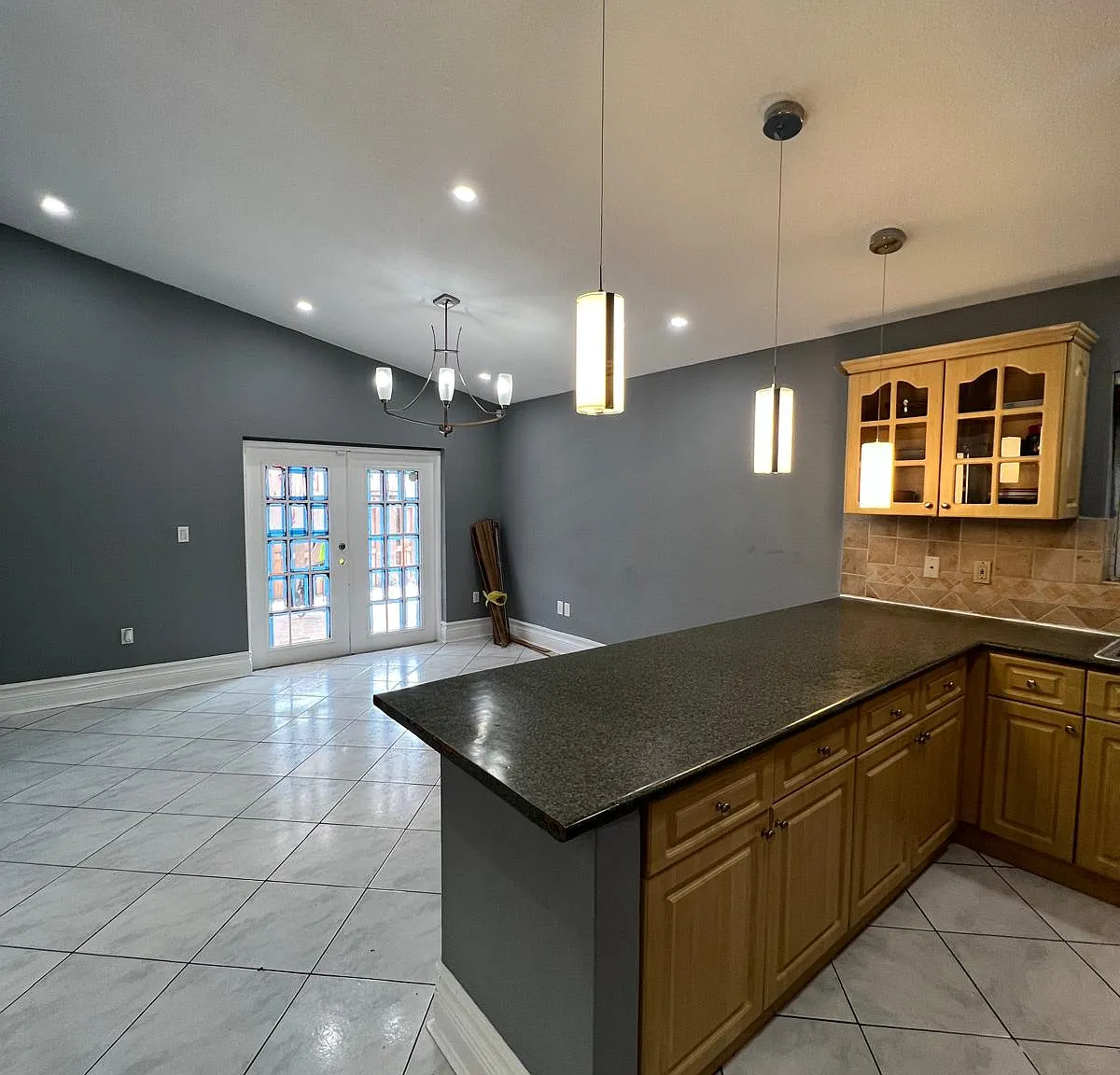 4 bed, 1414 sqft, $3,800 — Photo 2