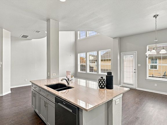 5th image of 4018 Milan Dr