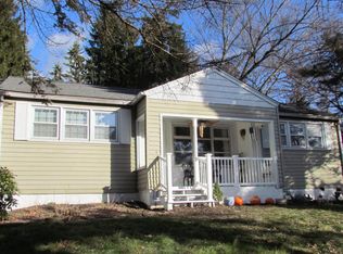 410 S Abington Rd, Clarks Green, PA 18411