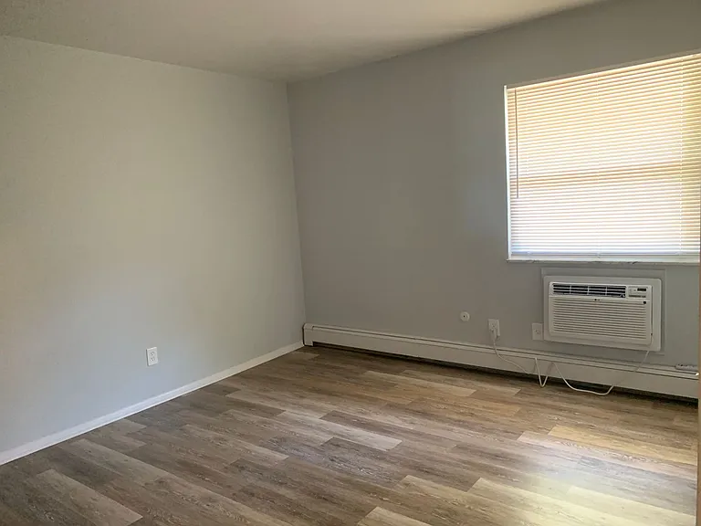 1505 N Plum St — Photo 13