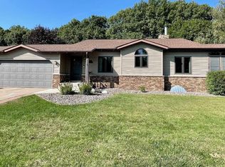 2925 S Plum Tree Cir, Menomonie, WI 54751