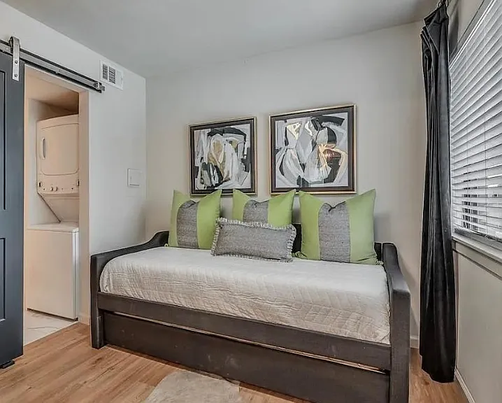 403 Shawmont Ave #C — Photo 3