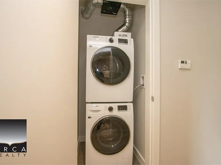 110 W 17th St #302 — Photo 16