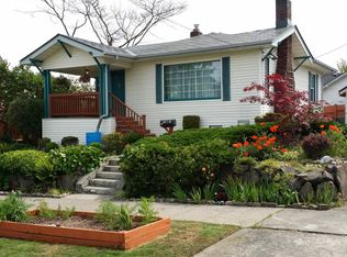 923 N 68th St, Seattle, WA 98103