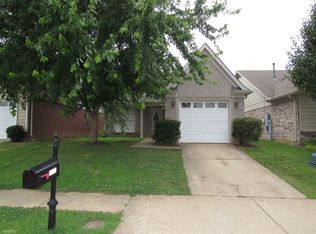 8690 Macon Rd, Cordova, TN 38016