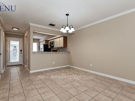 4th image of 1146 E Romaine Cir