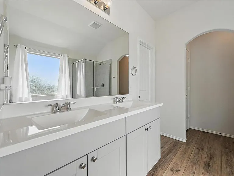 837 Amberwood Ct — Photo 21