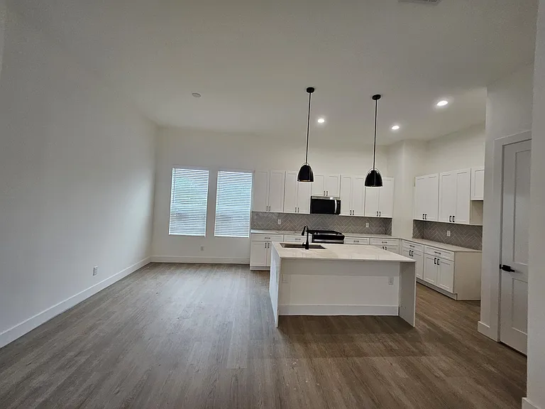 6353 Richmond Ave #132 — Photo 4