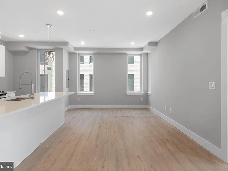 1144 Frankford Ave #501 — Photo 5