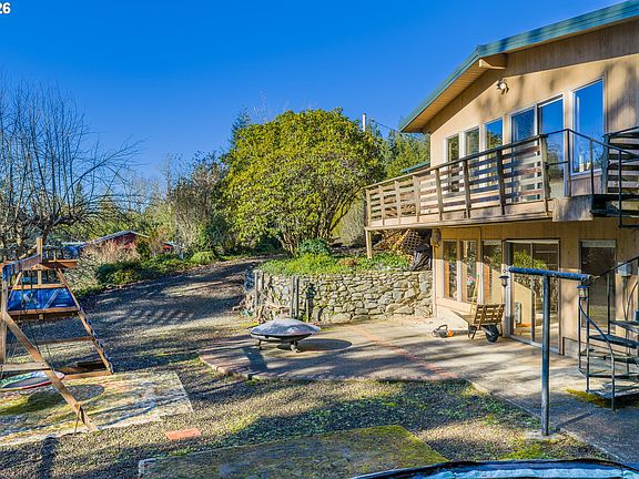 3rd image of 56671 Pleasant Hill Dr