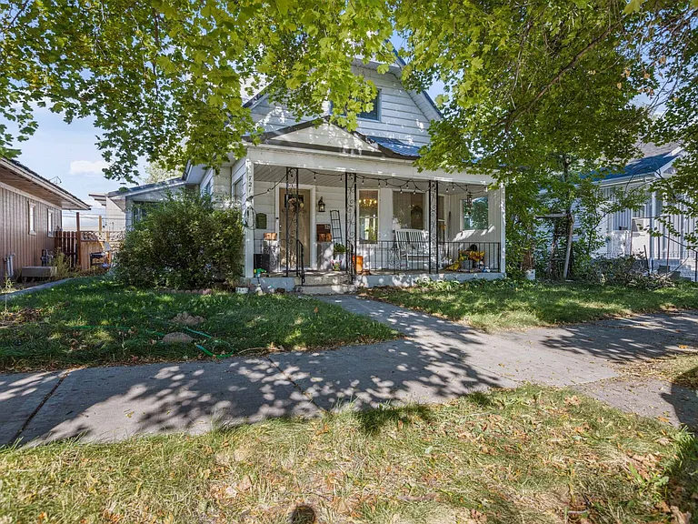721 N Water Ave — Photo 31
