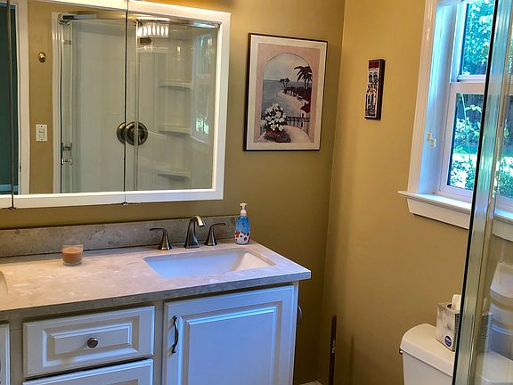 2nd image of 748 Bonita Dr