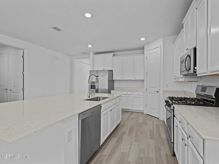 260 Oaklawn Ct — Photo 7
