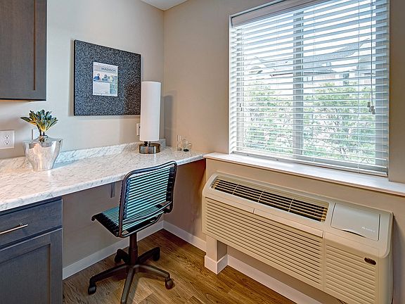 5th image of 1305 Madison St #207