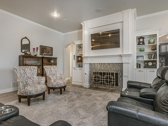 4th image of 6801 Baccus Dr
