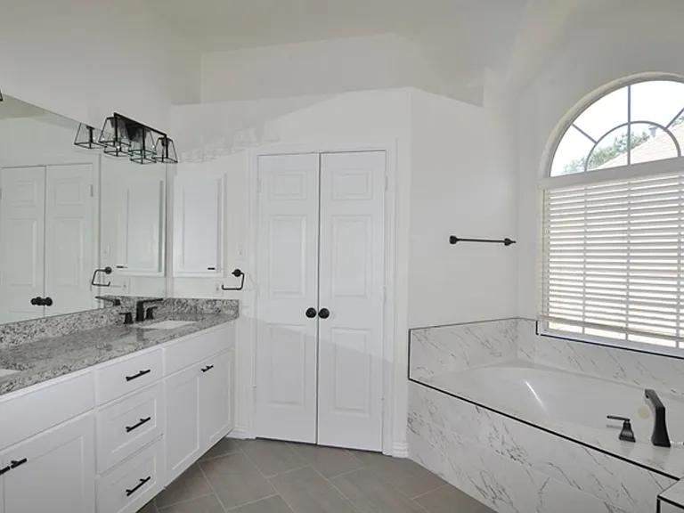 3724 Woodshadow Ln — Photo 20