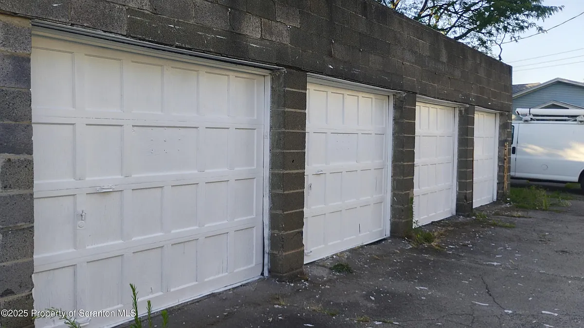 Building Photo - 430R Orchard St #GARAGE
