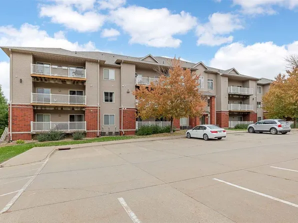 470 N 1st Ave APT 303, Iowa City, IA 52245