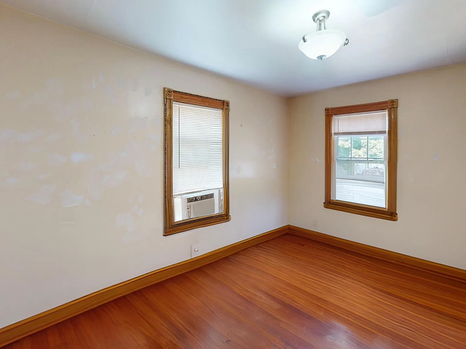 4 bed, 1600 sqft, $4,950 — Photo 4
