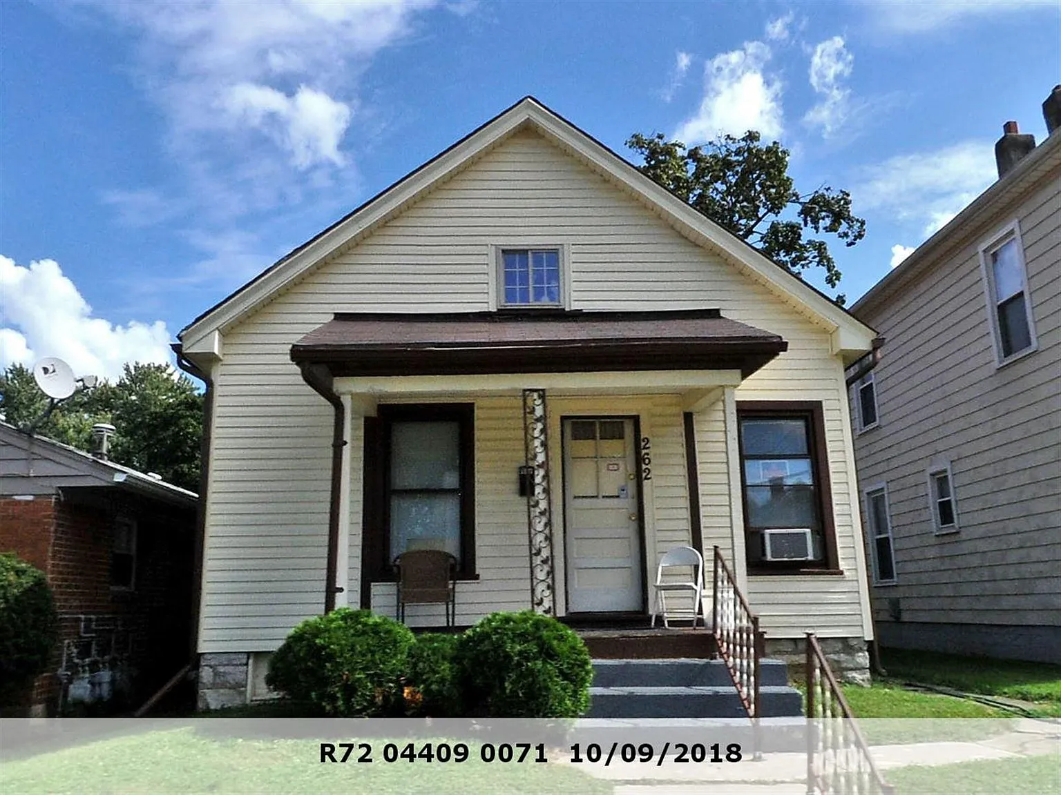 2 bed, 572 sqft, $1,095 — Photo 1