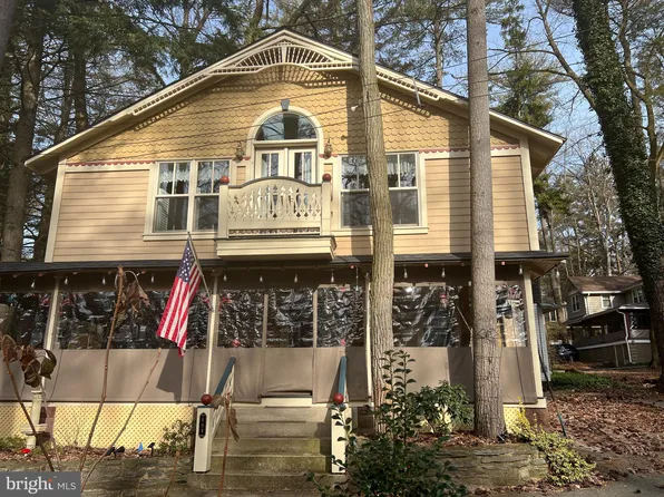 409 7th St, Mount Gretna, PA 17064