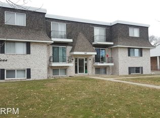 733 Russell Rd APT 13, Waterloo, IA 50701