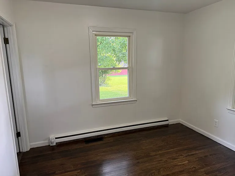 754 N Main St — Photo 14