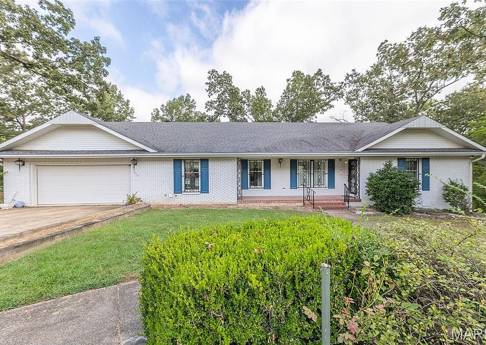 1st image of 949 Robin Ln
