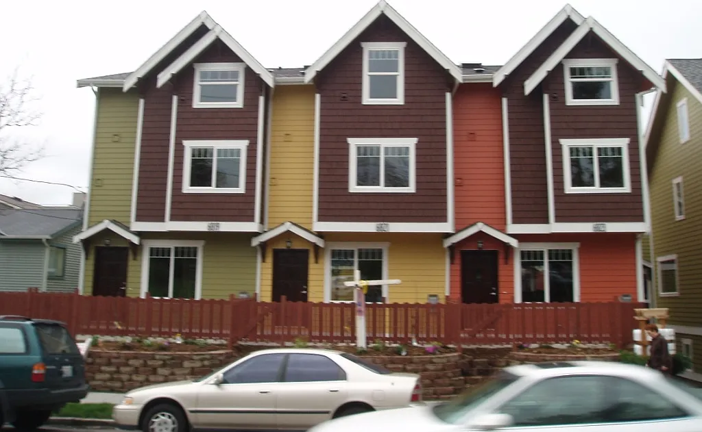 3 bed, 1750 sqft, $3,695 — Photo 1
