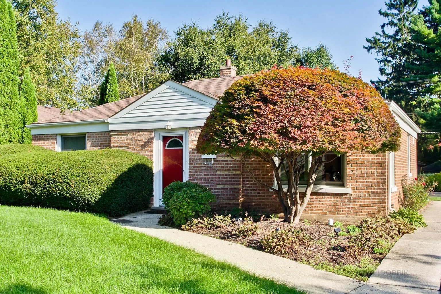 636 E Rockland Rd photo 1