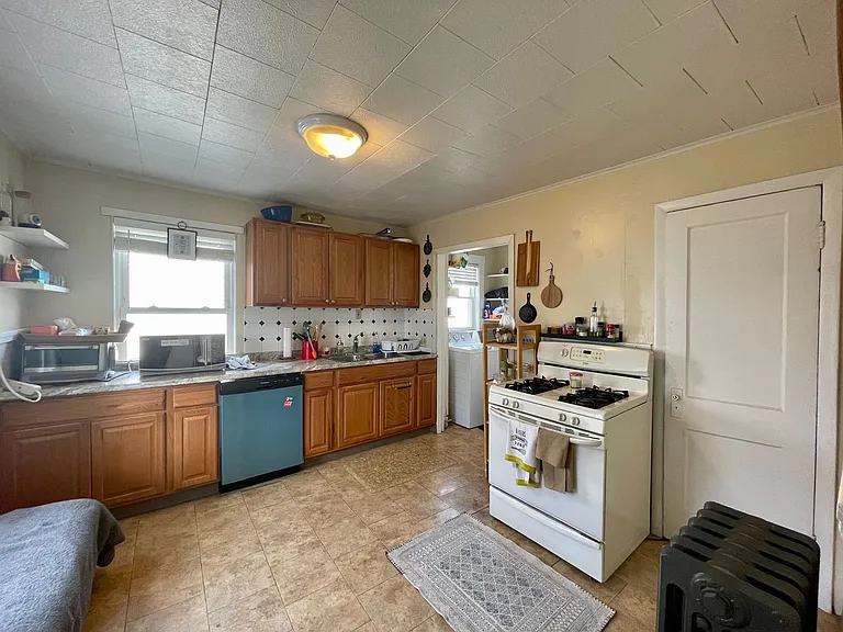 60 Brock St #2B — Photo 7
