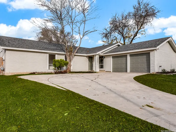 12215 La Charca St, San Antonio, TX 78233