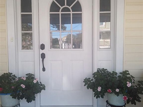 2nd image of 4 N Nashville Ave