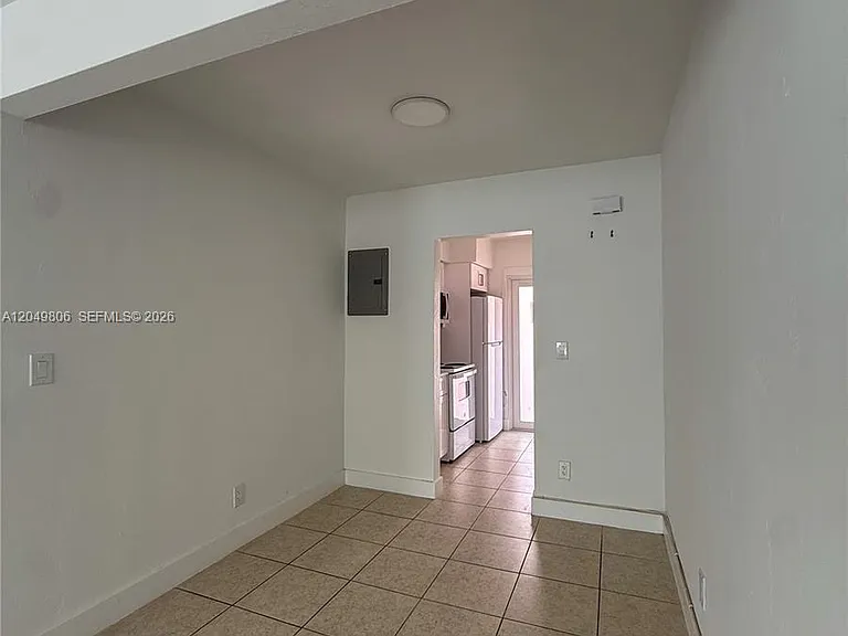 935 Bay Dr #9 — Photo 3