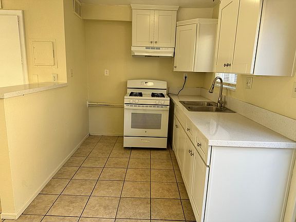5th image of 1134 W Stoneridge Ct APT C