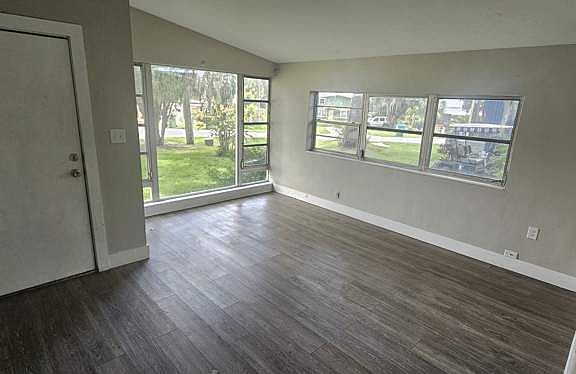 4th image of 1208 Lee St #801