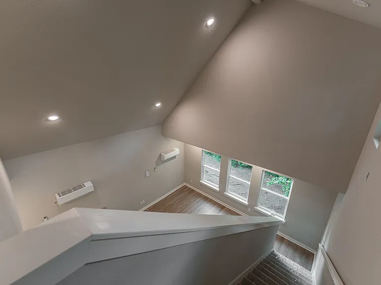 1315 S Van Buren Ave — Photo 20