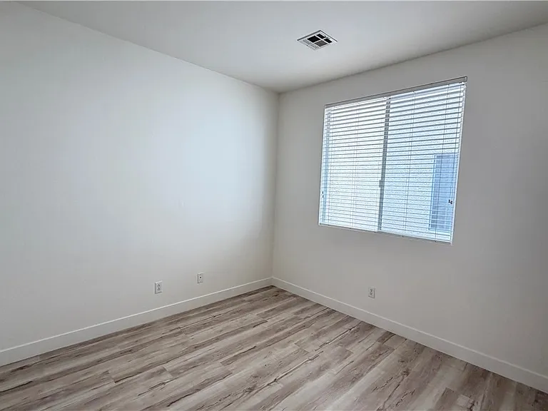9708 Ridgebluff Ave — Photo 5