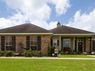 310 Deer Meadow Blvd, Broussard, LA 70518