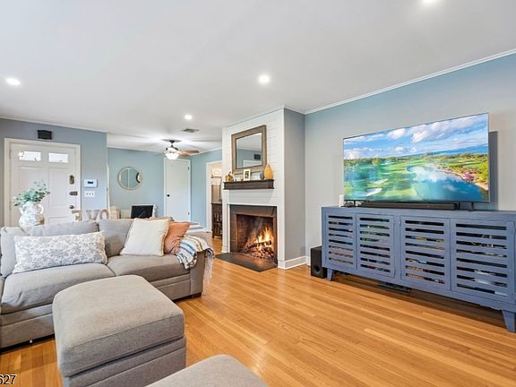 5th image of 17 Cherry Ln
